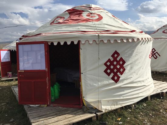 【西藏行】遗憾错过塔尔寺，青海湖边住帐篷